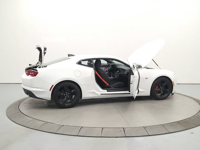 Used 2021 Chevrolet Camaro LT w/ Technology Package RWD image 16