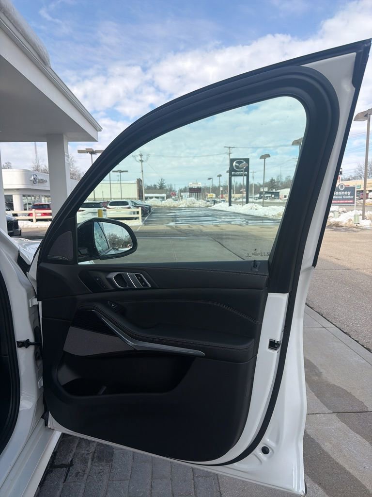 New 2026 BMW X7 xDrive40i w/ M Sport Package image 34