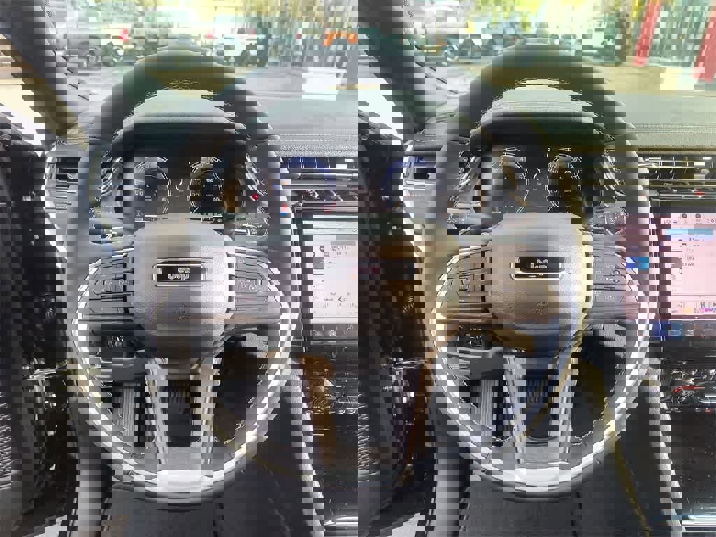 New 2025 Jeep Grand Cherokee Limited w/ Luxury Tech Group II image 14