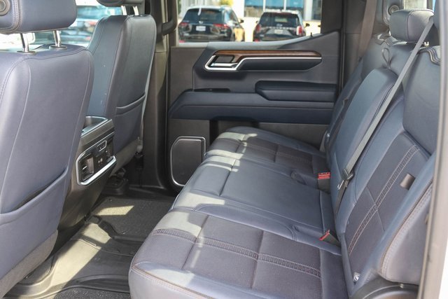 Used 2023 Chevrolet Silverado 1500 High Country w/ Technology Package image 17