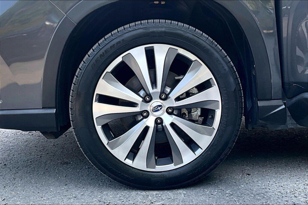 Used 2020 Subaru Ascent Limited w/ Technology Package AWD/4WD image 17