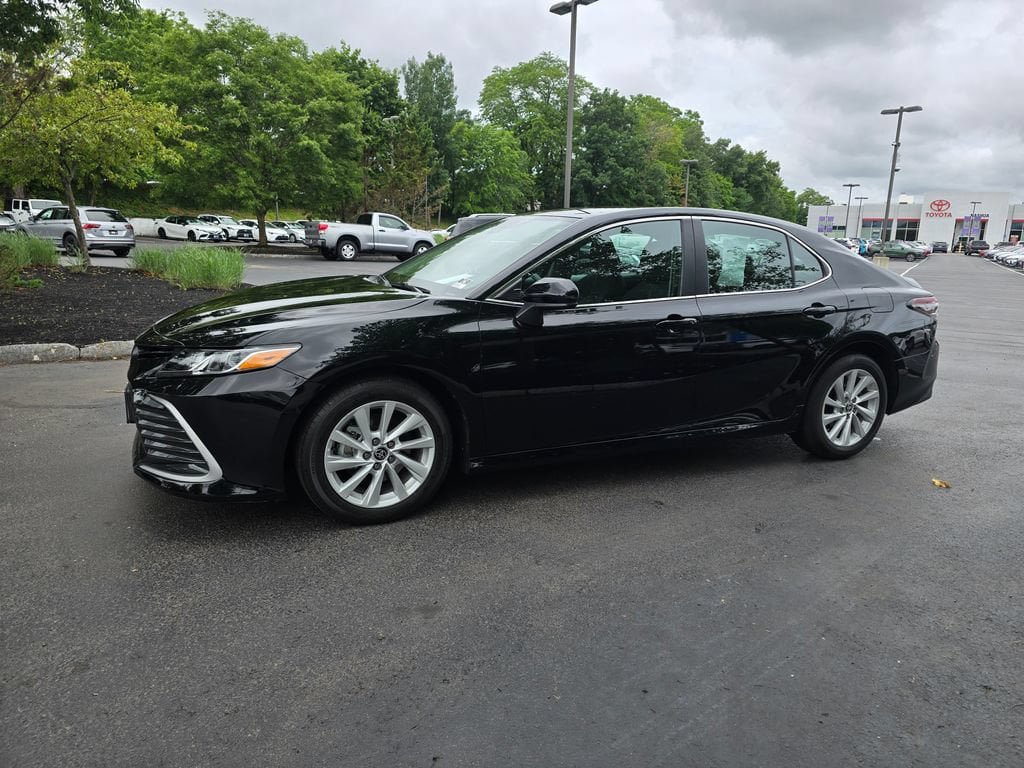 Used 2023 Toyota Camry LE AWD/4WD image 3