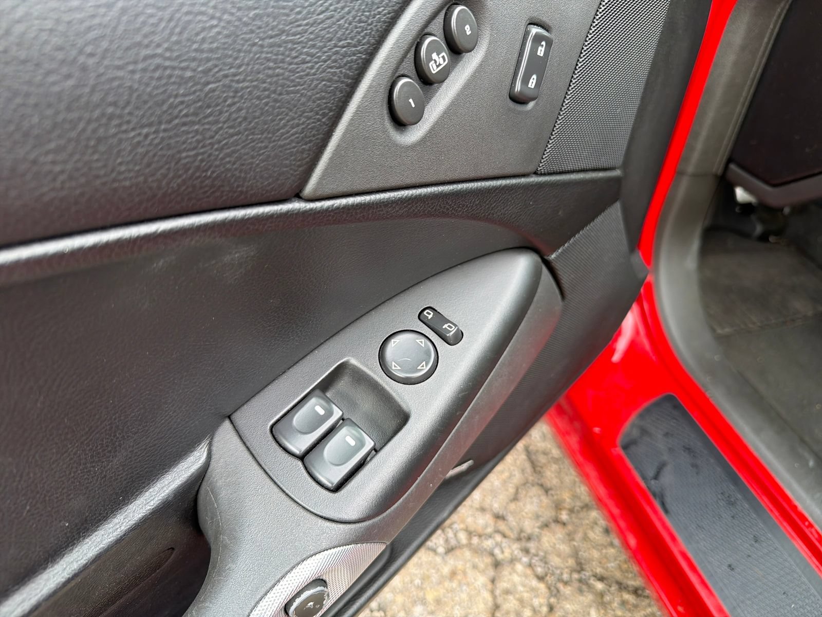 Used 2005 Chevrolet Corvette Convertible w/ Preferred Equipment Group RWD image 13
