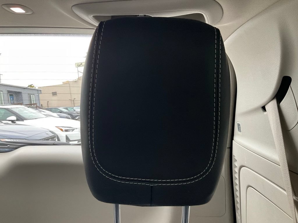 Used 2023 Chrysler Pacifica Limited FWD image 35