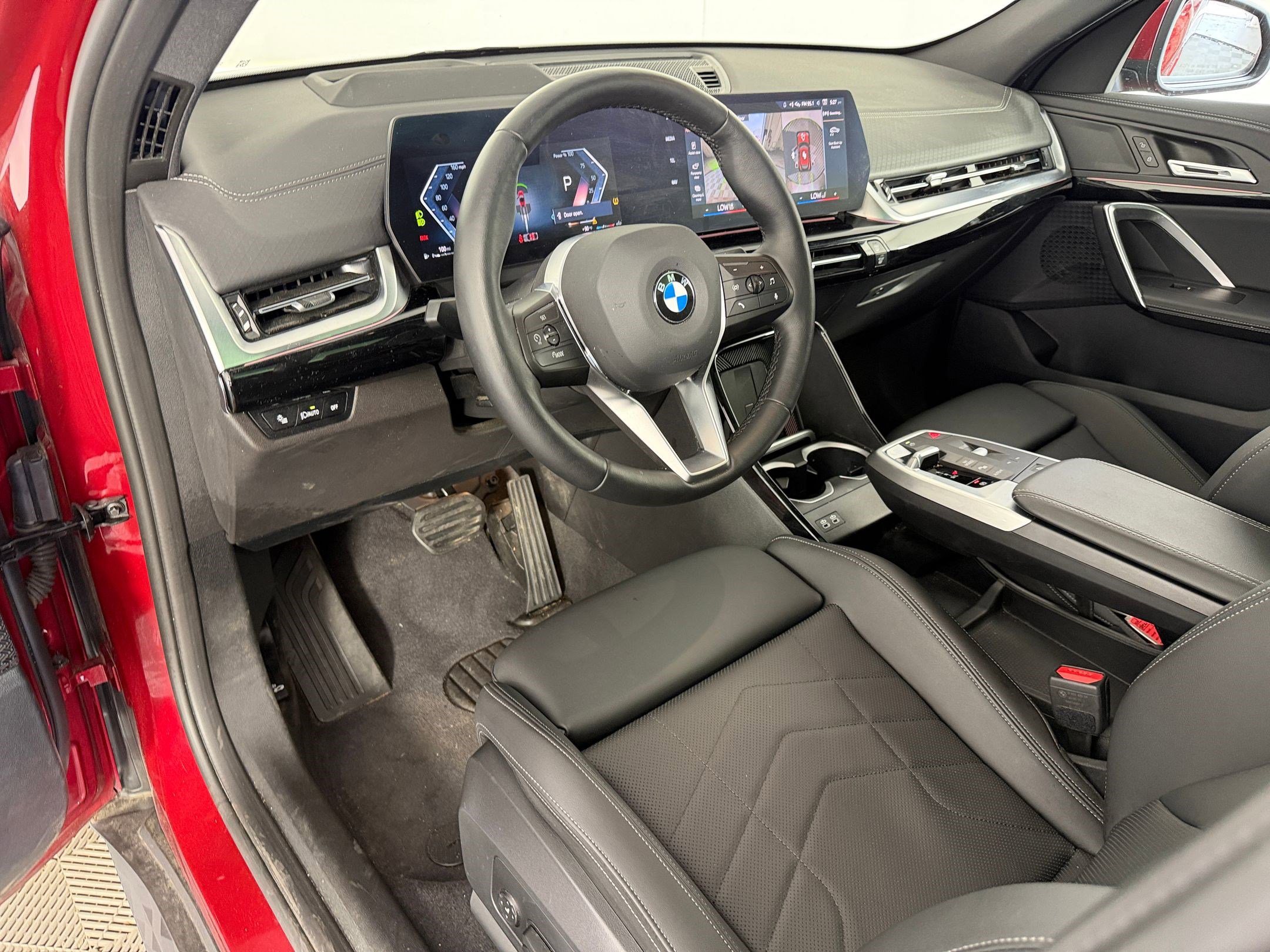 Used 2025 BMW X2 xDrive28i AWD/4WD image 4