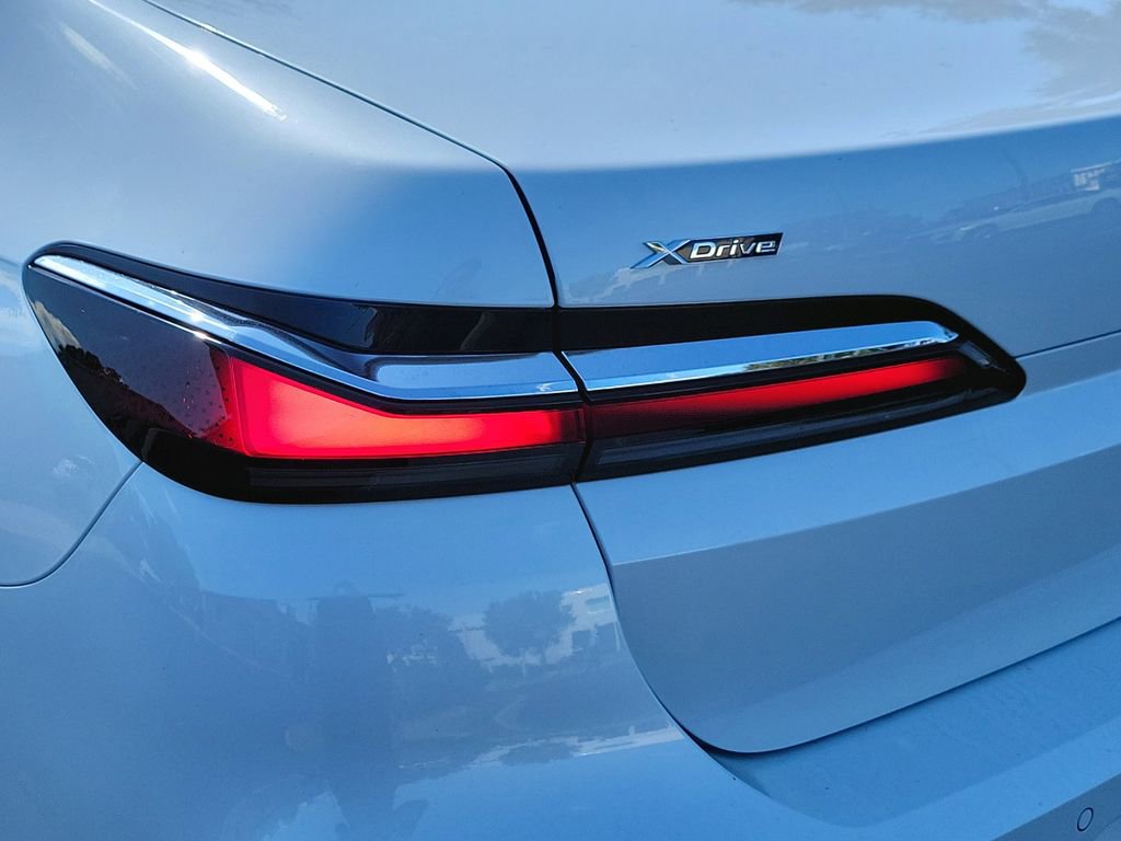 Used 2024 BMW 760i xDrive w/ Executive Package image 13