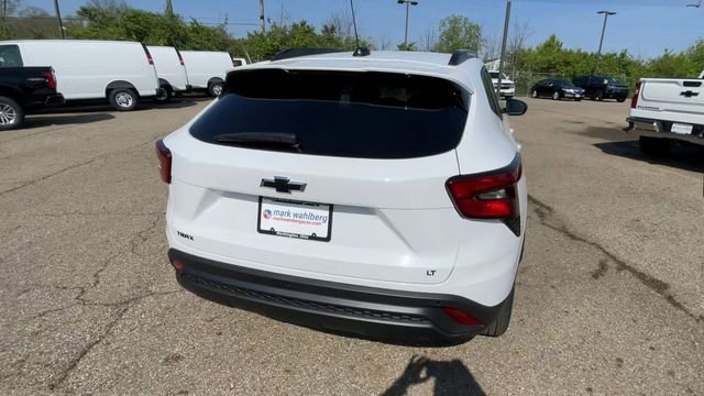 New 2026 Chevrolet Trax LT w/ Driver Confidence Package FWD image 9