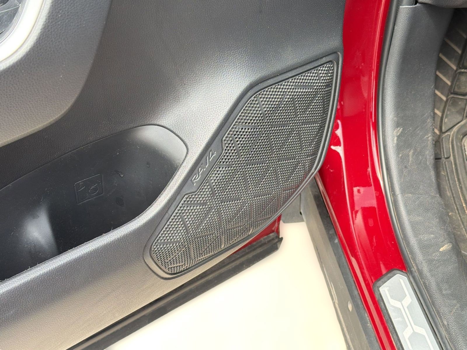 Used 2024 Toyota RAV4 XLE w/ Convenience Package image 25