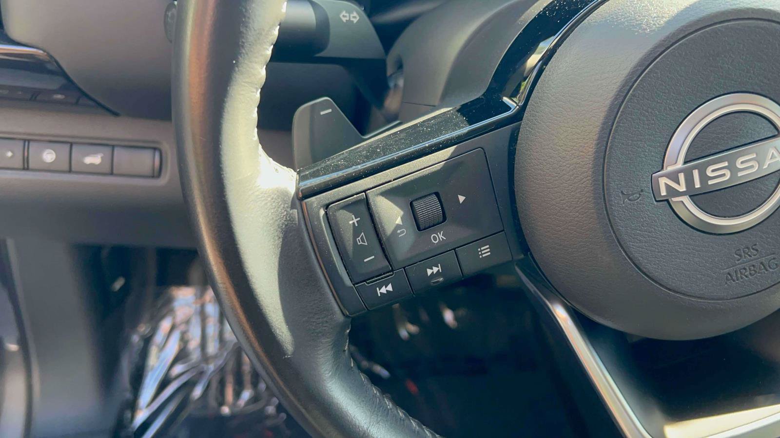 Used 2022 Nissan Pathfinder SV w/ SV Premium Package AWD/4WD image 19