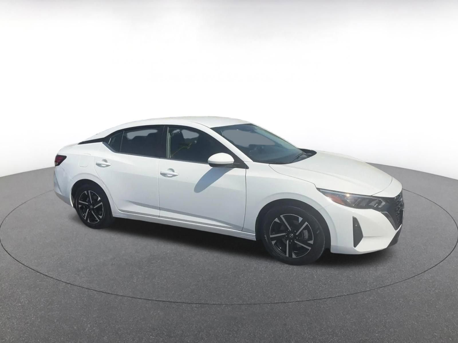 Used 2025 Nissan Sentra SV image 2