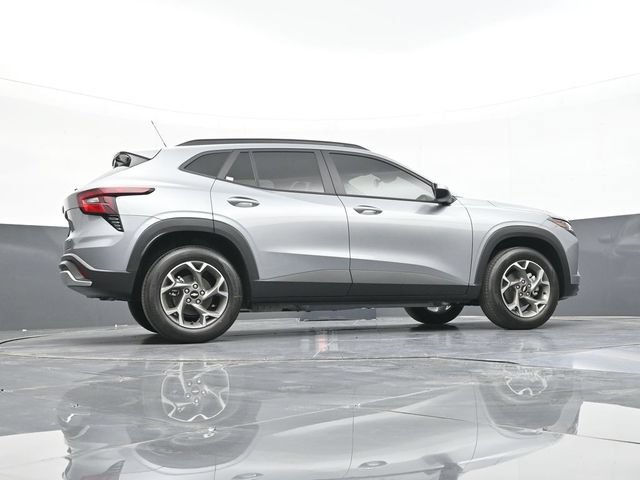 New 2026 Chevrolet Trax LT w/ Driver Confidence Package FWD image 40