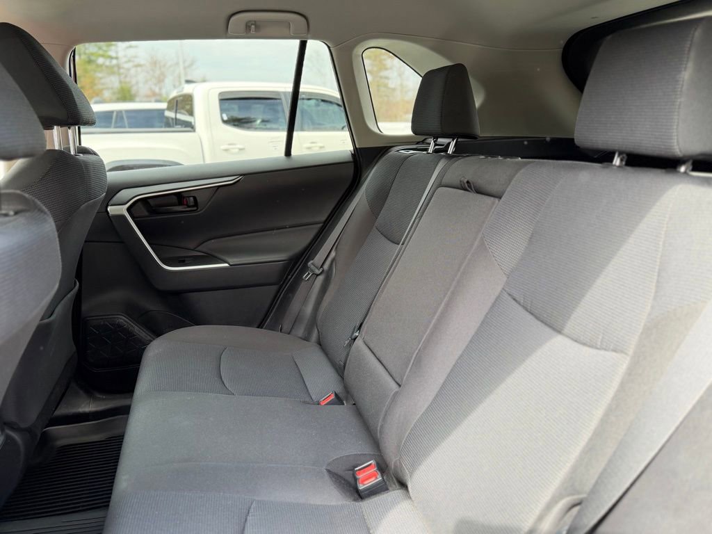 Certified 2023 Toyota RAV4 LE AWD/4WD image 5