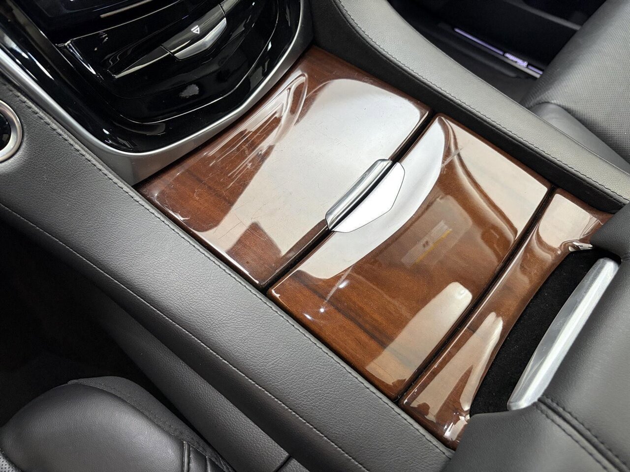 Used 2020 Cadillac Escalade Luxury image 17