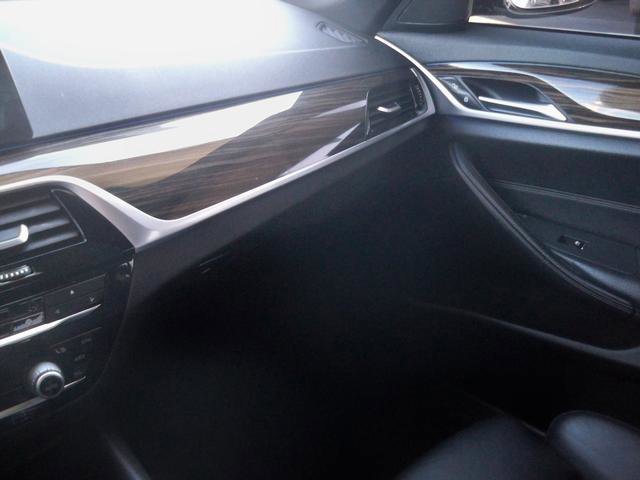 Used 2018 BMW 530e xDrive w/ Premium Package 2 image 12