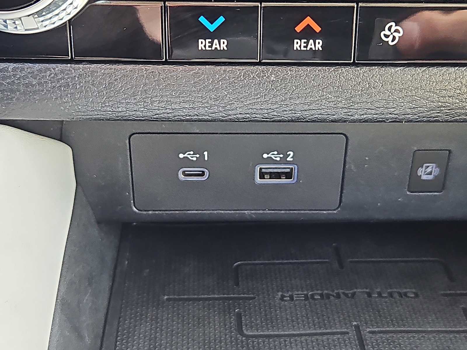 Used 2023 Mitsubishi Outlander SEL 40th Anniversary image 17