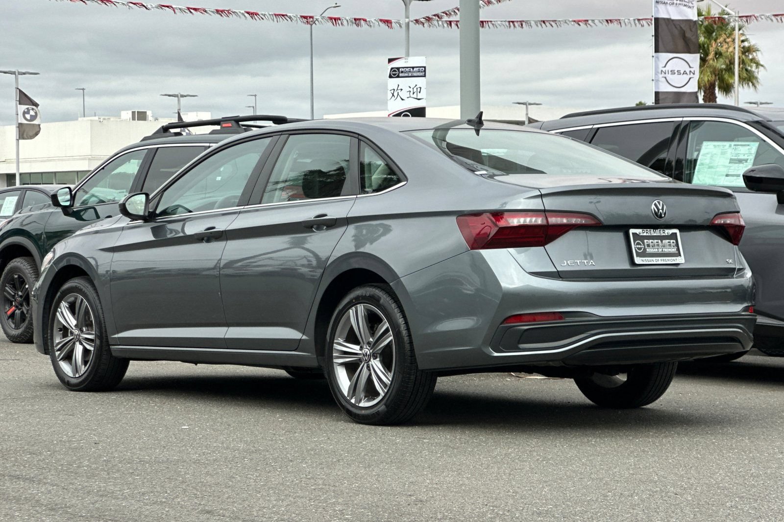 Used 2024 Volkswagen Jetta SE FWD image 6
