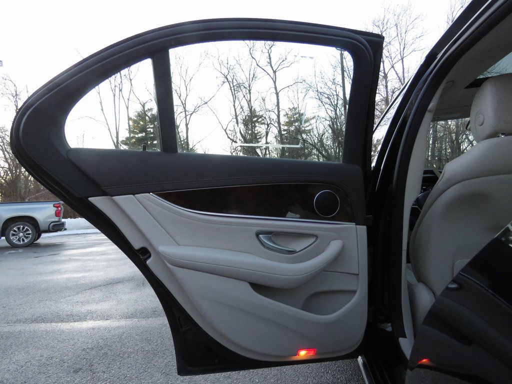 Used 2020 Mercedes-Benz E 350 4MATIC Sedan image 19