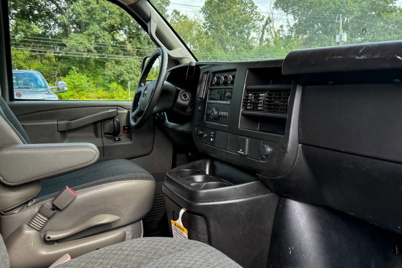 Used 2022 GMC Savana 2500 w/ Driver Convenience Package RWD image 10