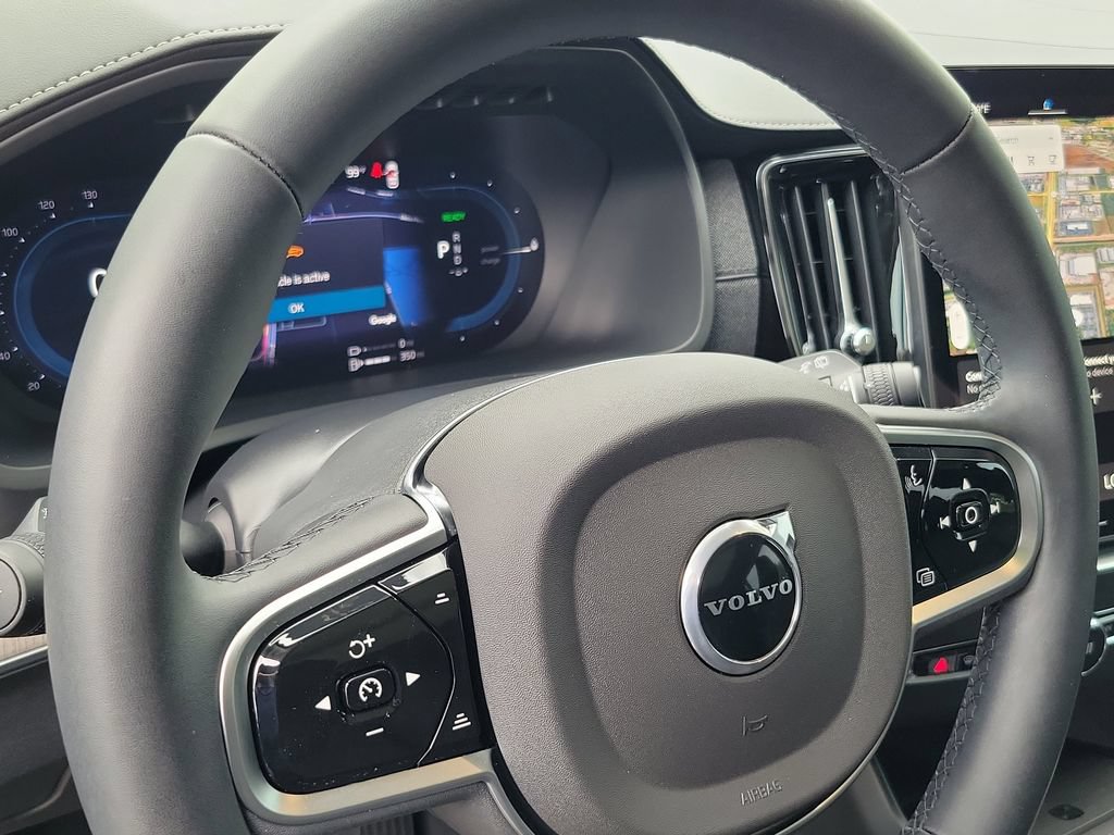 Used 2025 Volvo XC90 T8 Ultra w/ Protection Package Premier AWD/4WD image 23