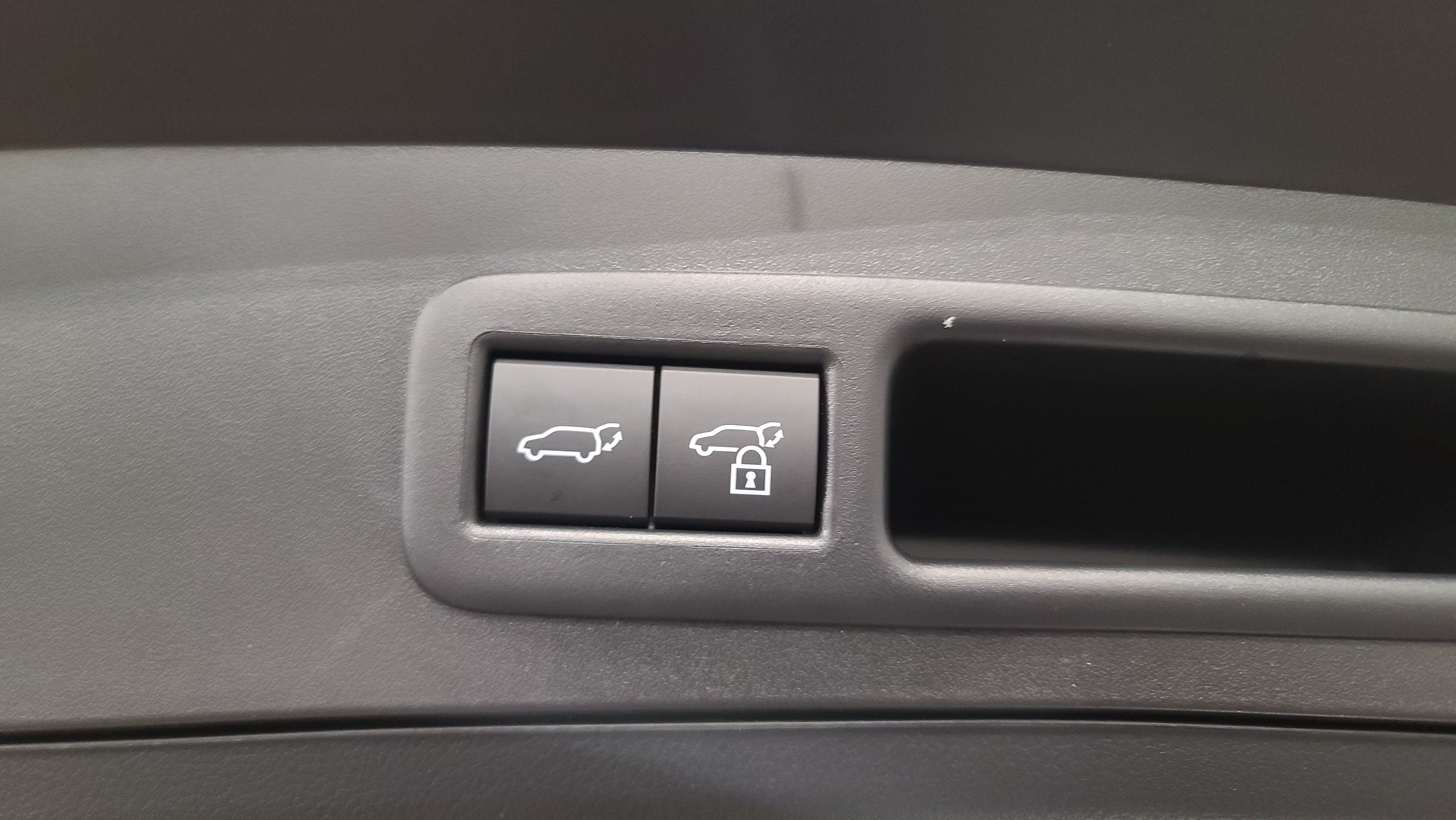 Certified 2026 Lexus UX 300h FWD w/ Accessory Package (2T) image 37