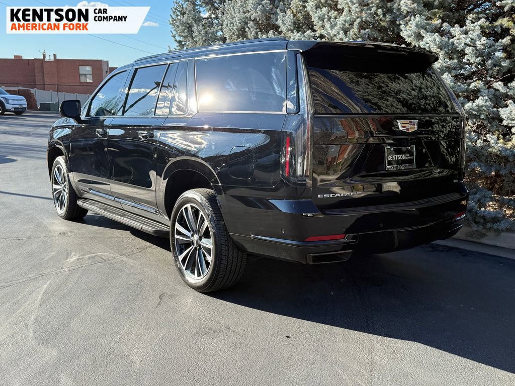 Used 2025 Cadillac Escalade ESV Sport image 6