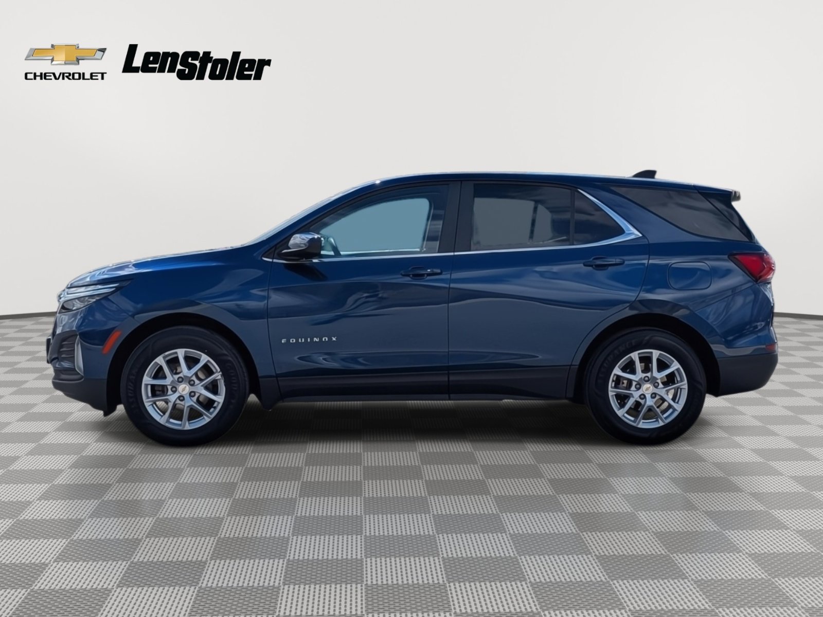 Used 2023 Chevrolet Equinox LT image 2