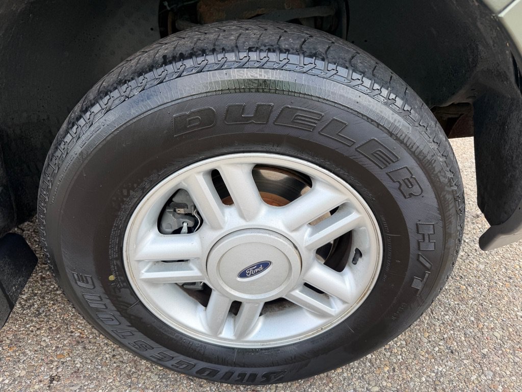 Used 2003 Ford Expedition XLT AWD/4WD image 18