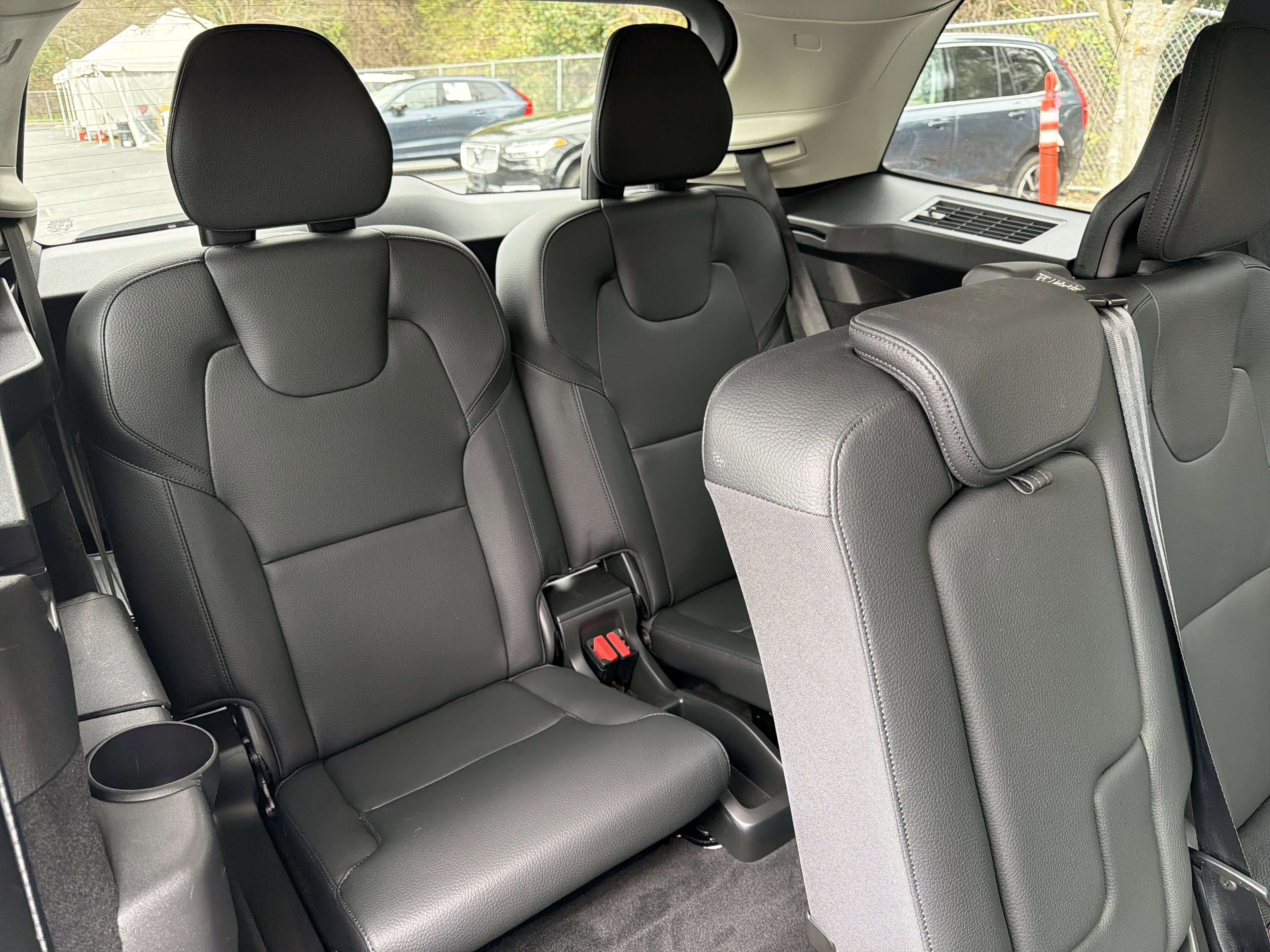 Certified 2024 Volvo XC90 B6 Plus w/ Protection Package Premier image 33