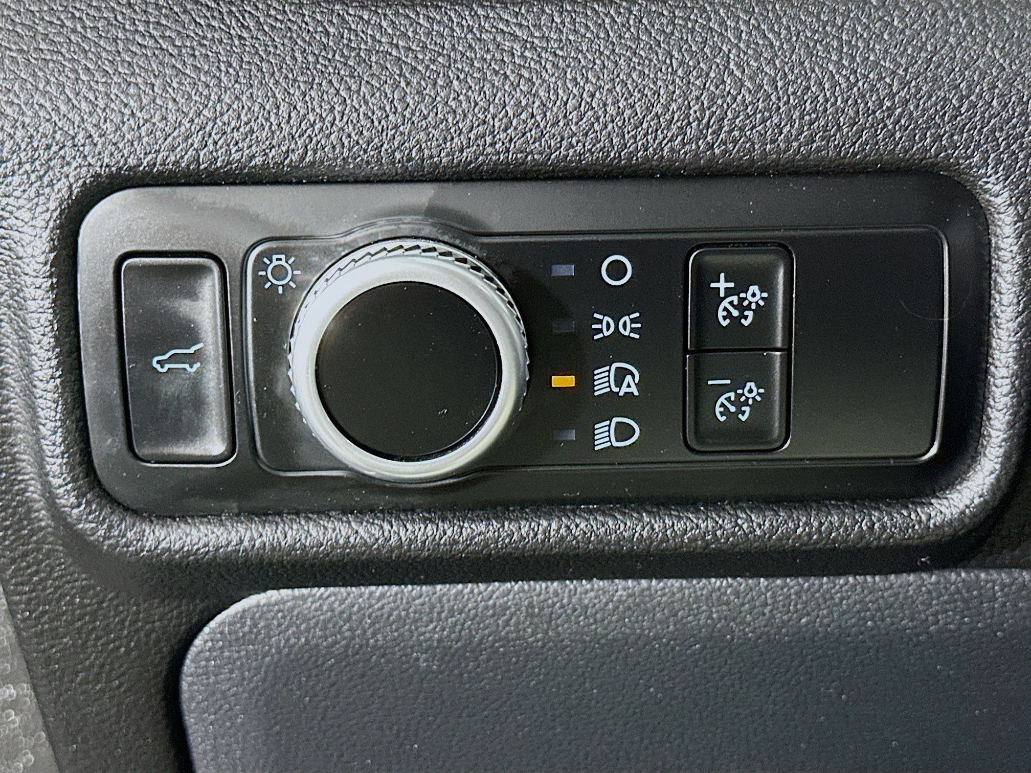 Used 2022 Ford Explorer XLT RWD image 17