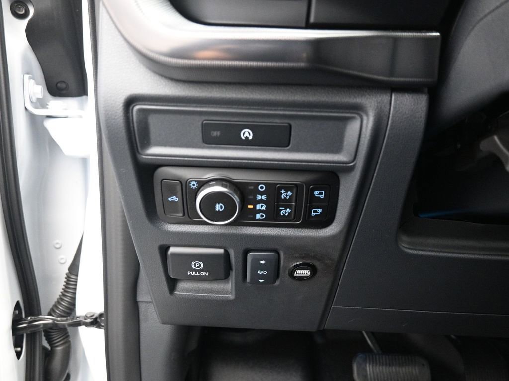 New 2025 Ford F150 Lariat w/ Equipment Group 502A High image 12