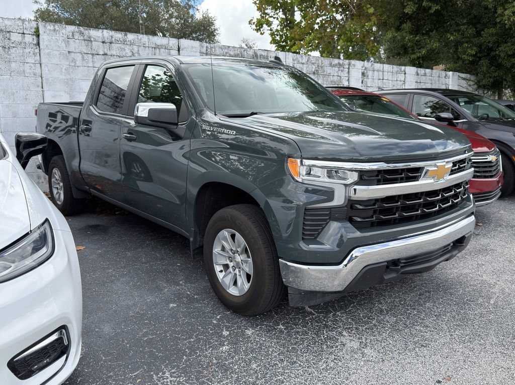 Used 2025 Chevrolet Silverado 1500 LT AWD/4WD image 1
