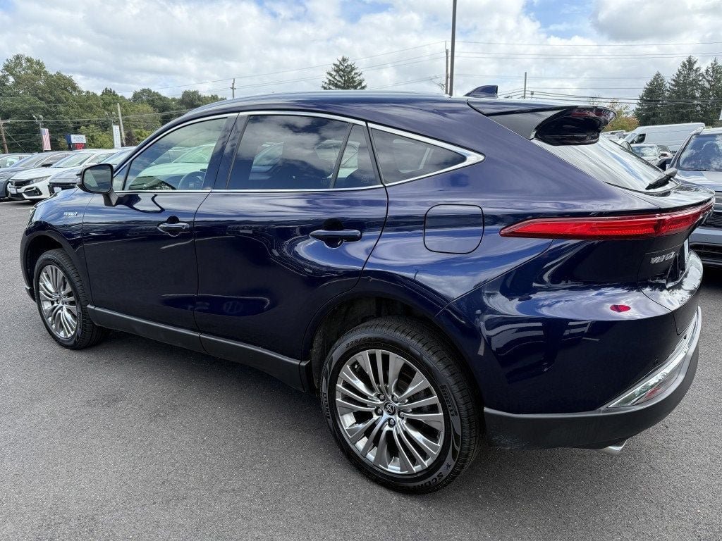 Used 2021 Toyota Venza XLE w/ Softex Package AWD/4WD image 6