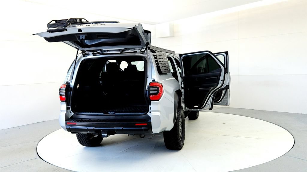 Certified 2025 Toyota 4Runner SR5 AWD/4WD image 11