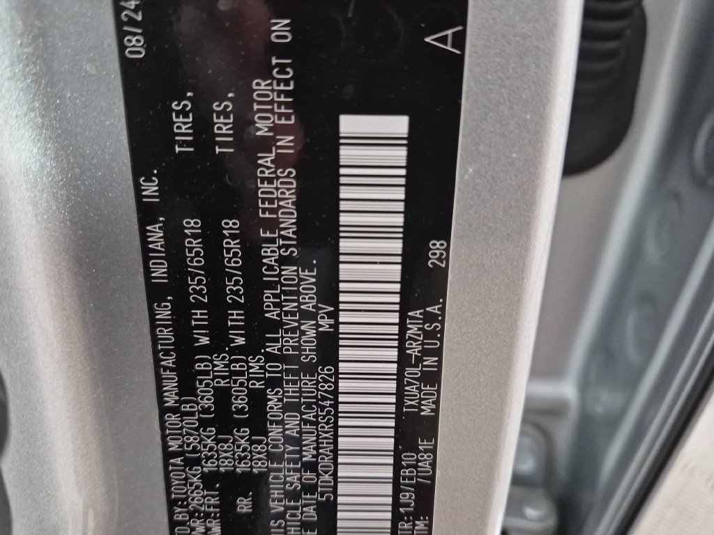 Used 2024 Toyota Highlander XLE FWD image 32