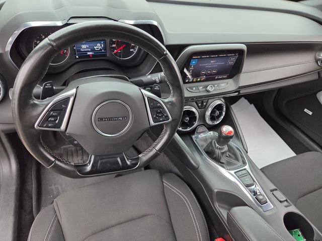 Used 2020 Chevrolet Camaro LT w/ Technology Package image 8