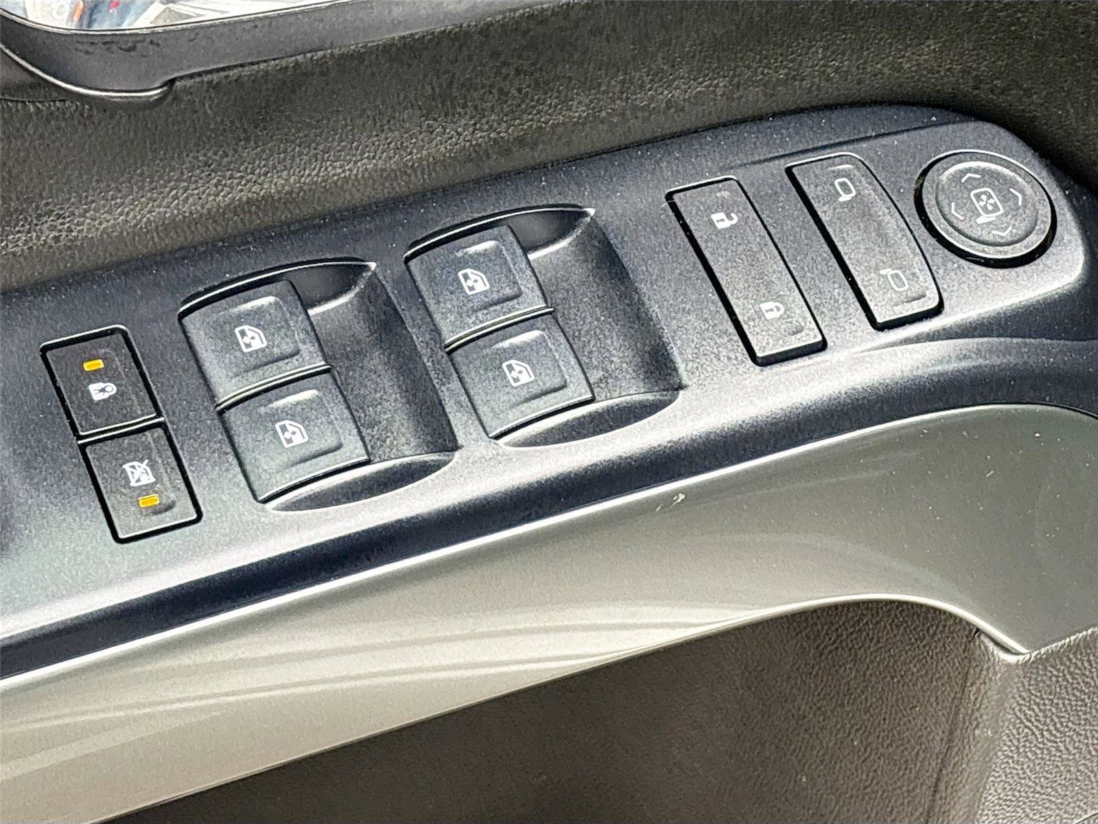 Used 2018 Chevrolet Silverado 1500 LT w/ Texas Edition image 17