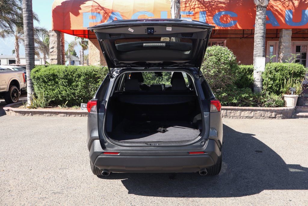 Used 2021 Toyota RAV4 XLE image 8