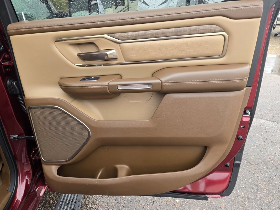 Used 2019 RAM 1500 Laramie Longhorn AWD/4WD image 22
