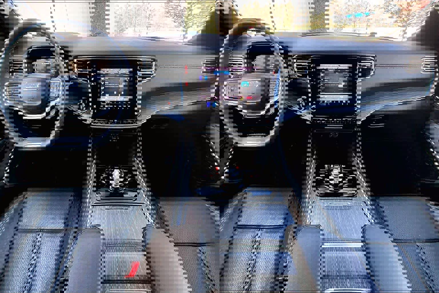 Used 2024 Jeep Wagoneer L Series III w/ Flexible Seating Group image 16