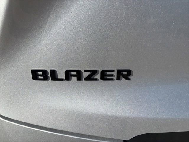 Used 2021 Chevrolet Blazer LT w/ Sound & Technology Package FWD image 6