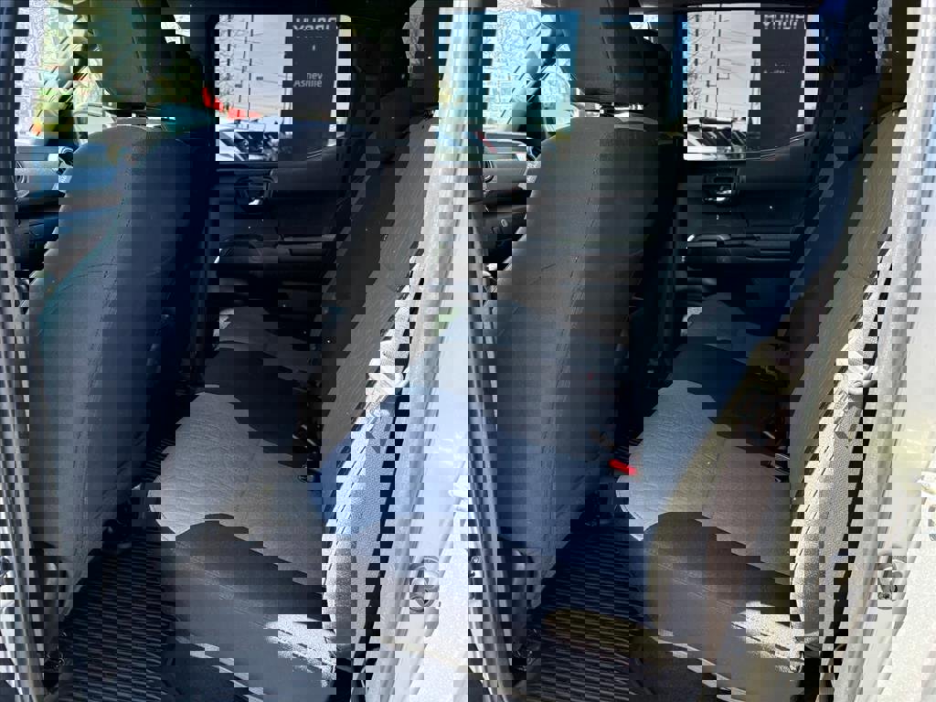 Used 2020 Toyota Tacoma TRD Sport image 19