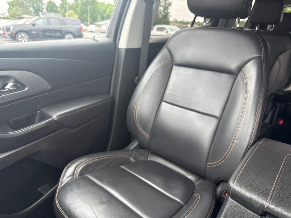 Used 2021 Chevrolet Traverse LT AWD/4WD image 30