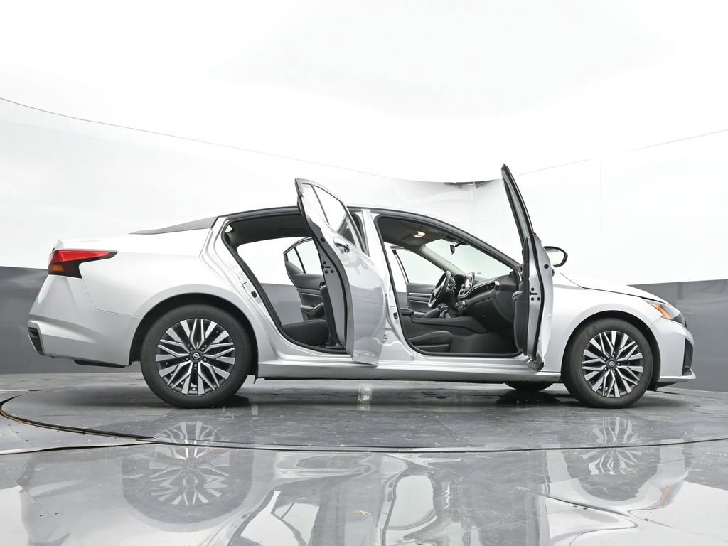 Used 2023 Nissan Altima 2.5 SV FWD image 77