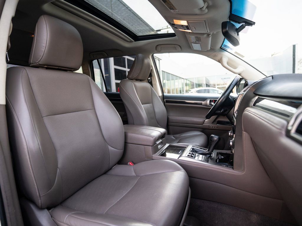 Used 2018 Lexus GX 460 image 15