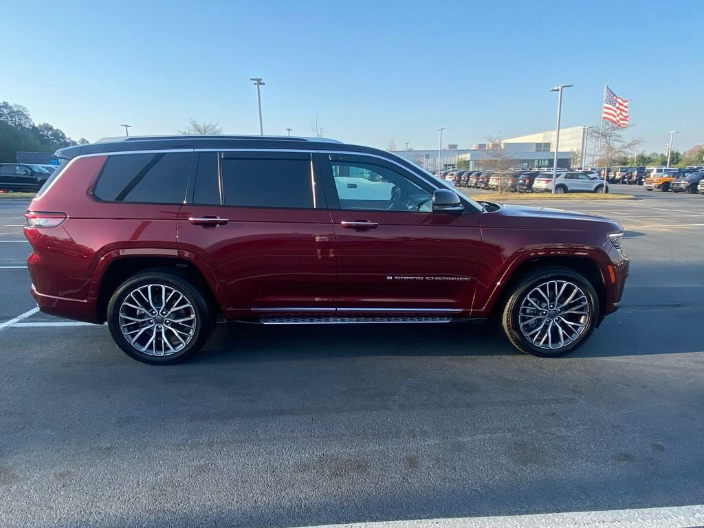 Used 2023 Jeep Grand Cherokee L Summit AWD/4WD image 8