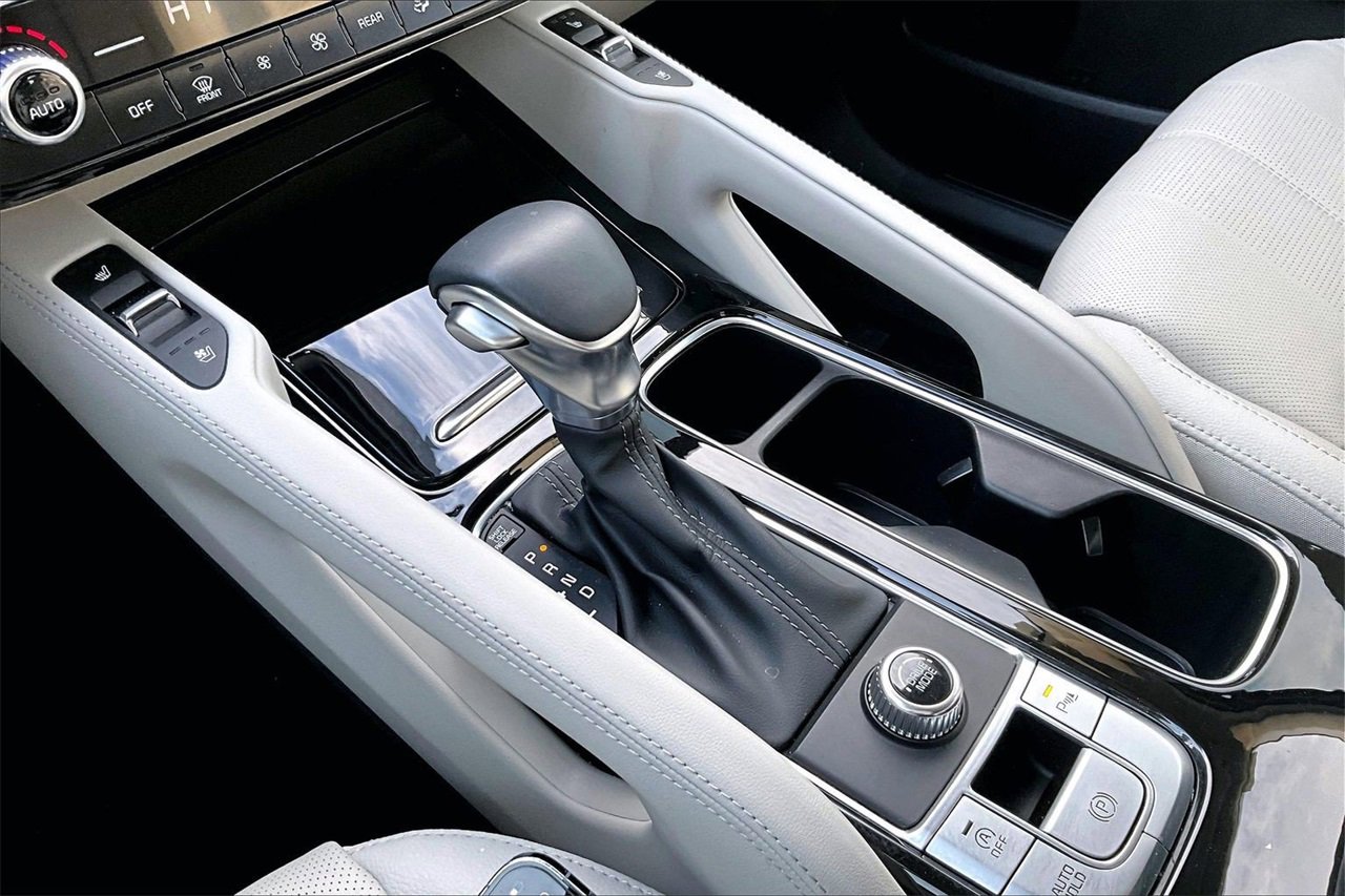 Used 2025 Kia Telluride EX w/ EX Captain's Chair Package image 31