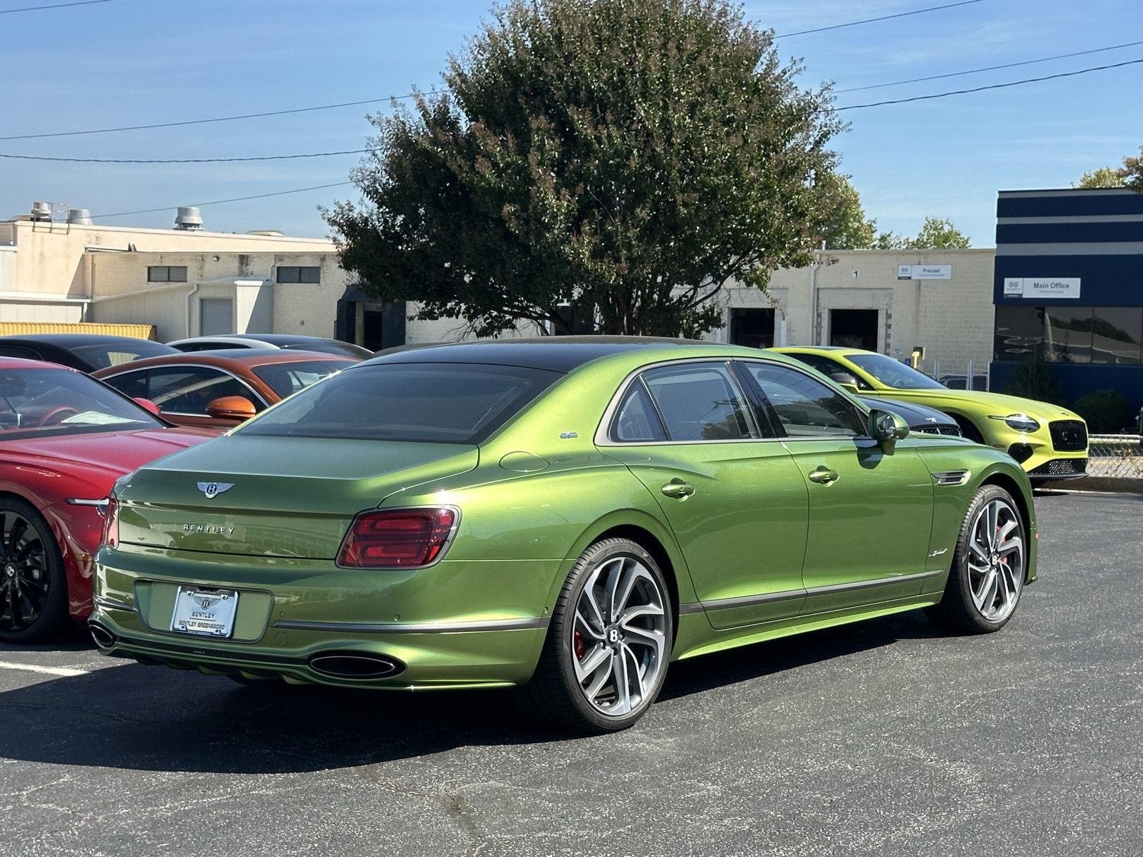 New 2025 Bentley Flying Spur Plug-In Hybrid AWD/4WD image 5
