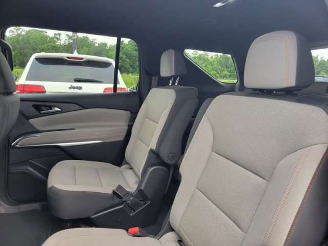 Used 2025 Chevrolet Traverse LT w/ Driver Confidence Package FWD image 26
