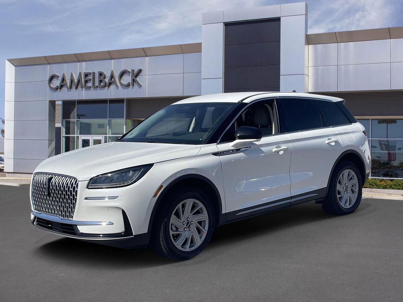 Used 2024 Lincoln Corsair FWD w/ Rear Removable Package Tray