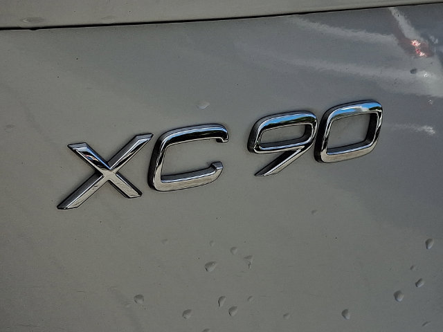 Used 2018 Volvo XC90 T6 Momentum w/ Momentum Plus Package AWD/4WD image 32